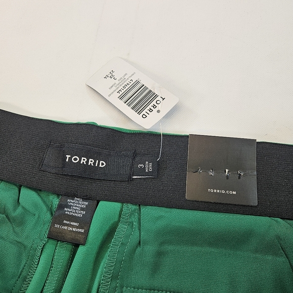 Torrid 3.5" Pull-On Studio Refined Crepe Asymmetrical 3X NWT Green 22 - 24 - Picture 5 of 8